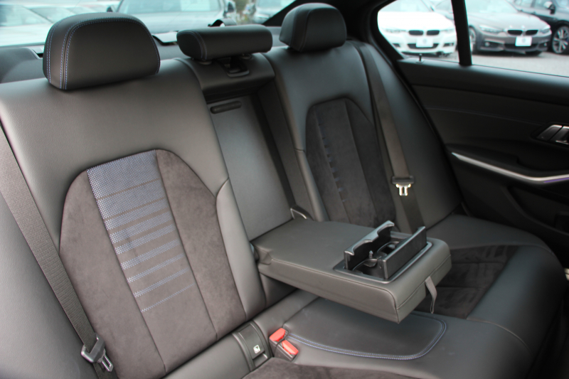 BMW 3シリーズ 320i Mｽﾎﾟｰﾂ ｺﾝﾌｫｰﾄP ｼｰﾄﾋｰﾀｰ HUD ｼﾞｪｽﾁｬｰｺﾝﾄﾛｰﾙ 追従ACC ｽﾃｱﾘﾝｸﾞｻﾎﾟｰﾄ ﾌﾞﾗｯｸﾍﾟｲﾝﾄAW&H&Rｻｽ BMWﾗｲﾌﾞｺｯｸﾋﾟｯﾄ ｱｯﾌﾟﾙｶｰﾌﾟﾚｲ HDDﾅﾋﾞPｱｼｽﾄ LEDﾍｯﾄﾞﾗｲﾄ ｵｰﾄﾊｲﾋﾞｰﾑ 電動ﾄﾗﾝｸ ｽﾏｰﾄｷｰ 2年保証