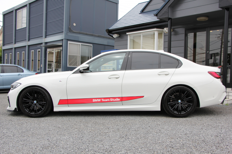 BMW 3シリーズ 320i Mｽﾎﾟｰﾂ ｺﾝﾌｫｰﾄP ｼｰﾄﾋｰﾀｰ HUD ｼﾞｪｽﾁｬｰｺﾝﾄﾛｰﾙ 追従ACC ｽﾃｱﾘﾝｸﾞｻﾎﾟｰﾄ ﾌﾞﾗｯｸﾍﾟｲﾝﾄAW&H&Rｻｽ BMWﾗｲﾌﾞｺｯｸﾋﾟｯﾄ ｱｯﾌﾟﾙｶｰﾌﾟﾚｲ HDDﾅﾋﾞPｱｼｽﾄ LEDﾍｯﾄﾞﾗｲﾄ ｵｰﾄﾊｲﾋﾞｰﾑ 電動ﾄﾗﾝｸ ｽﾏｰﾄｷｰ 2年保証