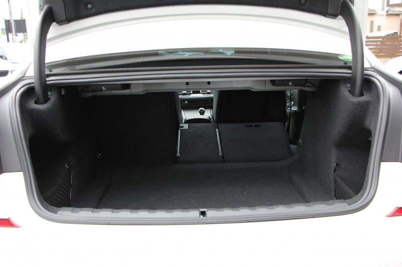 BMW 3シリーズ 320i Mｽﾎﾟｰﾂ ｺﾝﾌｫｰﾄP ｼｰﾄﾋｰﾀｰ HUD ｼﾞｪｽﾁｬｰｺﾝﾄﾛｰﾙ 追従ACC ｽﾃｱﾘﾝｸﾞｻﾎﾟｰﾄ ﾌﾞﾗｯｸﾍﾟｲﾝﾄAW&H&Rｻｽ BMWﾗｲﾌﾞｺｯｸﾋﾟｯﾄ ｱｯﾌﾟﾙｶｰﾌﾟﾚｲ HDDﾅﾋﾞPｱｼｽﾄ LEDﾍｯﾄﾞﾗｲﾄ ｵｰﾄﾊｲﾋﾞｰﾑ 電動ﾄﾗﾝｸ ｽﾏｰﾄｷｰ 2年保証