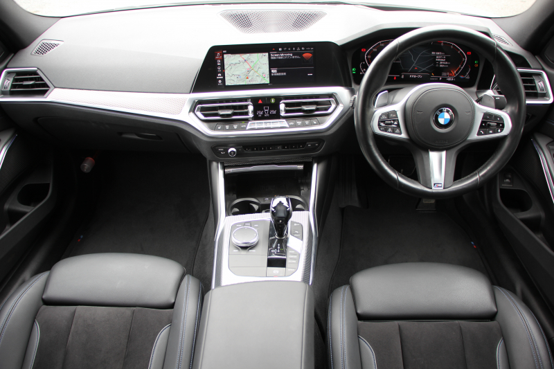 BMW 3シリーズ 320i Mｽﾎﾟｰﾂ ｺﾝﾌｫｰﾄP ｼｰﾄﾋｰﾀｰ HUD ｼﾞｪｽﾁｬｰｺﾝﾄﾛｰﾙ 追従ACC ｽﾃｱﾘﾝｸﾞｻﾎﾟｰﾄ ﾌﾞﾗｯｸﾍﾟｲﾝﾄAW&H&Rｻｽ BMWﾗｲﾌﾞｺｯｸﾋﾟｯﾄ ｱｯﾌﾟﾙｶｰﾌﾟﾚｲ HDDﾅﾋﾞPｱｼｽﾄ LEDﾍｯﾄﾞﾗｲﾄ ｵｰﾄﾊｲﾋﾞｰﾑ 電動ﾄﾗﾝｸ ｽﾏｰﾄｷｰ 2年保証
