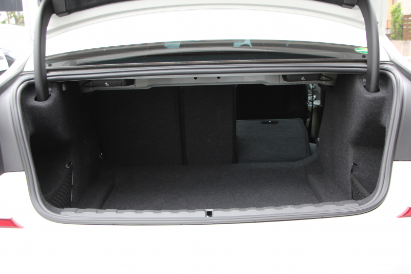 BMW 3シリーズ 320i Mｽﾎﾟｰﾂ ｺﾝﾌｫｰﾄP ｼｰﾄﾋｰﾀｰ HUD ｼﾞｪｽﾁｬｰｺﾝﾄﾛｰﾙ 追従ACC ｽﾃｱﾘﾝｸﾞｻﾎﾟｰﾄ ﾌﾞﾗｯｸﾍﾟｲﾝﾄAW&H&Rｻｽ BMWﾗｲﾌﾞｺｯｸﾋﾟｯﾄ ｱｯﾌﾟﾙｶｰﾌﾟﾚｲ HDDﾅﾋﾞPｱｼｽﾄ LEDﾍｯﾄﾞﾗｲﾄ ｵｰﾄﾊｲﾋﾞｰﾑ 電動ﾄﾗﾝｸ ｽﾏｰﾄｷｰ 2年保証