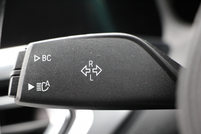 BMW 3シリーズ 320i Mｽﾎﾟｰﾂ ｺﾝﾌｫｰﾄP ｼｰﾄﾋｰﾀｰ HUD ｼﾞｪｽﾁｬｰｺﾝﾄﾛｰﾙ 追従ACC ｽﾃｱﾘﾝｸﾞｻﾎﾟｰﾄ ﾌﾞﾗｯｸﾍﾟｲﾝﾄAW&H&Rｻｽ BMWﾗｲﾌﾞｺｯｸﾋﾟｯﾄ ｱｯﾌﾟﾙｶｰﾌﾟﾚｲ HDDﾅﾋﾞPｱｼｽﾄ LEDﾍｯﾄﾞﾗｲﾄ ｵｰﾄﾊｲﾋﾞｰﾑ 電動ﾄﾗﾝｸ ｽﾏｰﾄｷｰ 2年保証