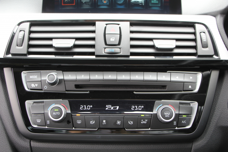 BMW 4シリーズ 420i ｸｰﾍﾟMｽﾎﾟｰﾂ ﾌｧｽﾄﾄﾗｯｸP 後期ｴﾝｼﾞﾝ ｱﾀﾞﾌﾟﾃｨﾌﾞMｻｽ Mｽﾎﾟｰﾂﾌﾞﾚｰｷ 19AW 追従ACC ﾚｰﾝﾁｪﾝｼﾞ警告 衝突軽減ﾌﾞﾚｰｷ 車線逸脱警告 歩行者警告 変更後第5世代HDDﾅﾋﾞBluetooth接続 ﾊﾟﾄﾞﾙｼﾌﾄ 2年保証