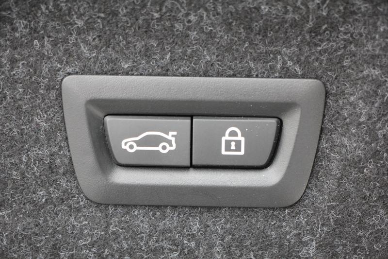 BMW 4シリーズ M440i Xdrive ｸｰﾍﾟ ｲﾉﾍﾞｰｼｮﾝP 4WD 直6ﾀｰﾎﾞ387馬力 ﾋｰﾀｰ付ﾓｶﾚｻﾞｰ ﾍﾞﾝﾁﾚｰｼｮﾝ  ﾚｰｻﾞｰﾗｲﾄ ﾊｰﾏﾝｶｰﾄﾞﾝ 可変Mｻｽ 専用ﾌﾞﾚｰｷ&ﾃﾞﾌ BMWﾗｲﾌﾞｺｯｸﾋﾟｯﾄ ｱｯﾌﾟﾙｶｰﾌﾟﾚｲ対応HDDﾅﾋﾞTV 置くだけ充電器 360度ｶﾒﾗ Dｱｼｽﾄﾌﾟﾛ HUD 真珠 2年保証