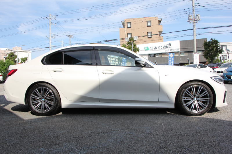 BMW 3シリーズ 320i Mｽﾎﾟｰﾂ ﾊｲﾗｲﾝ ｲﾉﾍﾞｰｼｮﾝ&ｺﾝﾌｫｰﾄP 真珠色 ｻﾝﾙｰﾌ ﾚｰｻﾞｰﾗｲﾄ HUD ｼﾞｪｽﾁｬｰｺﾝﾄﾛｰﾙ ｺﾆｬｯｸﾚｻﾞｰ ﾋｰﾀｰ&ﾗﾝﾊﾞｰ 追従ACC ｽﾃｱｻﾎﾟｰﾄ BMWﾗｲﾌﾞｺｯｸﾋﾟｯﾄ ｱｯﾌﾟﾙｶｰﾌﾟﾚｲ HDDﾅﾋﾞPｱｼｽﾄ ｵｰﾄﾊｲﾋﾞｰﾑ 電動ﾄﾗﾝｸ 2年保証