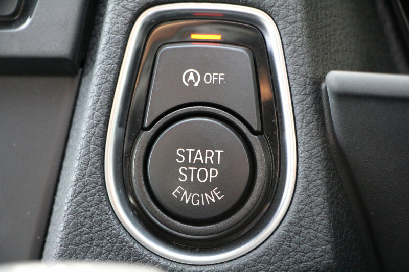 BMW 1シリーズ M135i 直6ﾀｰﾎﾞ320馬力 衝突軽減ﾌﾞﾚｰｷ 車線逸脱警告 歩行者警告 ｸﾙｺﾝ ﾌﾙｾｸﾞTV Bｶﾒﾗ ｱﾀﾞﾌﾟﾃｨﾌﾞMｻｽ ﾀｯﾁﾊﾟｯﾄﾞ対応HDDﾅﾋﾞ専用ｴｱﾛ 18AW&ﾌﾞﾚｰｷ 左右独立ｵｰﾄｴｱｺﾝ ﾊﾟﾄﾞﾙｼﾌﾄ 2年保証