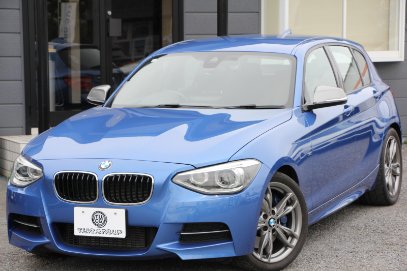 BMW 1シリーズ M135i 直6ﾀｰﾎﾞ320馬力 衝突軽減ﾌﾞﾚｰｷ 車線逸脱警告 歩行者警告 ｸﾙｺﾝ ﾌﾙｾｸﾞTV Bｶﾒﾗ ｱﾀﾞﾌﾟﾃｨﾌﾞMｻｽ ﾀｯﾁﾊﾟｯﾄﾞ対応HDDﾅﾋﾞ専用ｴｱﾛ 18AW&ﾌﾞﾚｰｷ 左右独立ｵｰﾄｴｱｺﾝ ﾊﾟﾄﾞﾙｼﾌﾄ 2年保証