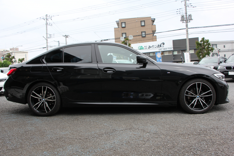 BMW 3シリーズ 320d Xdrive Mｽﾎﾟｰﾂ ﾃﾞﾋﾞｭｰP ｺﾝﾌｫｰﾄP 4WD ﾋｰﾀｰ黒革 ﾌﾞﾙｰｽﾃｯﾁ 19AW LEDﾍｯﾄﾞﾗｲﾄ ｵｰﾄﾊｲﾋﾞｰﾑ 追従ACC ｽﾃｱﾘﾝｸﾞｻﾎﾟｰﾄ ｱｯﾌﾟﾙｶｰﾌﾟﾚｲ Pｱｼｽﾄ ﾀｯﾁ画面HDDﾅﾋﾞ電動ﾄﾗﾝｸ ｽﾏｰﾄOP/CL Hifiｽﾋﾟｰｶｰ 2年保証