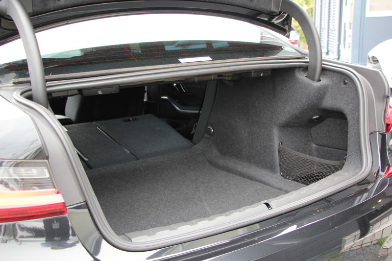 BMW 3シリーズ 320d Xdrive Mｽﾎﾟｰﾂ ﾃﾞﾋﾞｭｰP ｺﾝﾌｫｰﾄP 4WD ﾋｰﾀｰ黒革 ﾌﾞﾙｰｽﾃｯﾁ 19AW LEDﾍｯﾄﾞﾗｲﾄ ｵｰﾄﾊｲﾋﾞｰﾑ 追従ACC ｽﾃｱﾘﾝｸﾞｻﾎﾟｰﾄ ｱｯﾌﾟﾙｶｰﾌﾟﾚｲ Pｱｼｽﾄ ﾀｯﾁ画面HDDﾅﾋﾞ電動ﾄﾗﾝｸ ｽﾏｰﾄOP/CL Hifiｽﾋﾟｰｶｰ 2年保証