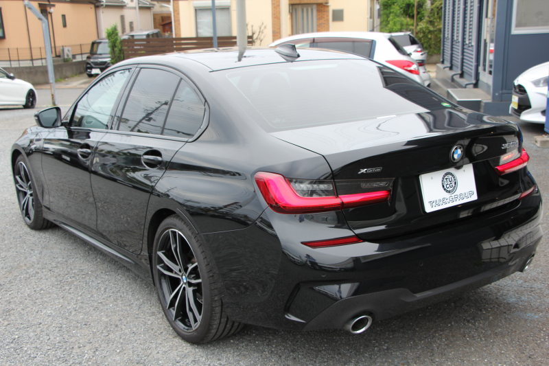 BMW 3シリーズ 320d Xdrive Mｽﾎﾟｰﾂ ﾃﾞﾋﾞｭｰP ｺﾝﾌｫｰﾄP 4WD ﾋｰﾀｰ黒革 ﾌﾞﾙｰｽﾃｯﾁ 19AW LEDﾍｯﾄﾞﾗｲﾄ ｵｰﾄﾊｲﾋﾞｰﾑ 追従ACC ｽﾃｱﾘﾝｸﾞｻﾎﾟｰﾄ ｱｯﾌﾟﾙｶｰﾌﾟﾚｲ Pｱｼｽﾄ ﾀｯﾁ画面HDDﾅﾋﾞ電動ﾄﾗﾝｸ ｽﾏｰﾄOP/CL Hifiｽﾋﾟｰｶｰ 2年保証
