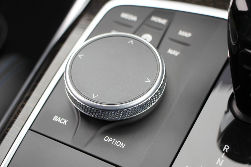 BMW 3シリーズ 320d Xdrive Mｽﾎﾟｰﾂ ﾃﾞﾋﾞｭｰP ｺﾝﾌｫｰﾄP 4WD ﾋｰﾀｰ黒革 ﾌﾞﾙｰｽﾃｯﾁ 19AW LEDﾍｯﾄﾞﾗｲﾄ ｵｰﾄﾊｲﾋﾞｰﾑ 追従ACC ｽﾃｱﾘﾝｸﾞｻﾎﾟｰﾄ ｱｯﾌﾟﾙｶｰﾌﾟﾚｲ Pｱｼｽﾄ ﾀｯﾁ画面HDDﾅﾋﾞ電動ﾄﾗﾝｸ ｽﾏｰﾄOP/CL Hifiｽﾋﾟｰｶｰ 2年保証