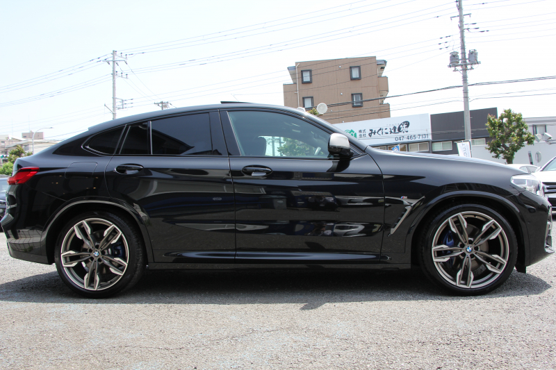 BMW X4 M40i ﾊﾟﾉﾗﾏｻﾝﾙｰﾌ ﾊｰﾏﾝｶｰﾄﾞﾝｻｳﾝﾄﾞﾍﾞﾝﾁﾚｰｼｮﾝ 360馬力 直6ﾀｰﾎﾞ全席ﾋｰﾀｰ黒革 ｱﾀﾞﾌﾟﾃｨﾌﾞMｻｽ ｱｲﾊﾞｯﾊﾛｰﾀﾞｳﾝ Mspﾌﾞﾚｰｷ 液晶ﾒｰﾀｰ 360度ｶﾒﾗ ﾀｯﾁ画面HDDﾅﾋﾞTV LEDﾍｯﾄﾞﾗｲﾄ ｵｰﾄﾊｲﾋﾞｰﾑ 電動ﾄﾗﾝｸ 専用21AW&ﾃﾞﾌ 2年保証