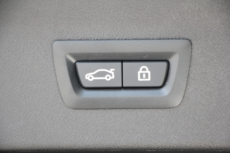 BMW X4 M40i ﾊﾟﾉﾗﾏｻﾝﾙｰﾌ ﾊｰﾏﾝｶｰﾄﾞﾝｻｳﾝﾄﾞﾍﾞﾝﾁﾚｰｼｮﾝ 360馬力 直6ﾀｰﾎﾞ全席ﾋｰﾀｰ黒革 ｱﾀﾞﾌﾟﾃｨﾌﾞMｻｽ ｱｲﾊﾞｯﾊﾛｰﾀﾞｳﾝ Mspﾌﾞﾚｰｷ 液晶ﾒｰﾀｰ 360度ｶﾒﾗ ﾀｯﾁ画面HDDﾅﾋﾞTV LEDﾍｯﾄﾞﾗｲﾄ ｵｰﾄﾊｲﾋﾞｰﾑ 電動ﾄﾗﾝｸ 専用21AW&ﾃﾞﾌ 2年保証