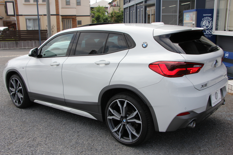 BMW X2 Xdrive20i MｽﾎﾟｰﾂX ﾃﾞﾋﾞｭｰ&ｾﾚｸﾄP ﾊｲﾗｲﾝ 4WD ﾊﾟﾉﾗﾏｻﾝﾙｰﾌ ｺﾝﾌｫｰﾄP 追従ACC HUD ﾋｰﾀｰ黒革 電動ｼｰﾄ ｵﾌﾟｼｮﾝ20AW Mﾘｱｽﾎﾟｲﾗｰ ﾀｯﾁ画面HDDﾅﾋﾞBｶﾒﾗ Pｱｼｽﾄ CD&DVD再生可能 Bluetooth接続 電動ﾄﾗﾝｸ LEDﾍｯﾄﾞﾗｲﾄ ｽﾏｰﾄｷｰ 8速AT 2年保証