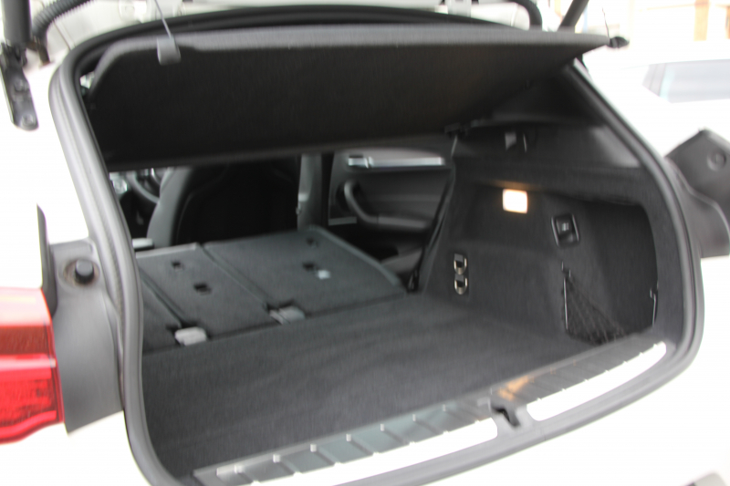 BMW X2 Xdrive20i MｽﾎﾟｰﾂX ﾃﾞﾋﾞｭｰ&ｾﾚｸﾄP ﾊｲﾗｲﾝ 4WD ﾊﾟﾉﾗﾏｻﾝﾙｰﾌ ｺﾝﾌｫｰﾄP 追従ACC HUD ﾋｰﾀｰ黒革 電動ｼｰﾄ ｵﾌﾟｼｮﾝ20AW Mﾘｱｽﾎﾟｲﾗｰ ﾀｯﾁ画面HDDﾅﾋﾞBｶﾒﾗ Pｱｼｽﾄ CD&DVD再生可能 Bluetooth接続 電動ﾄﾗﾝｸ LEDﾍｯﾄﾞﾗｲﾄ ｽﾏｰﾄｷｰ 8速AT 2年保証