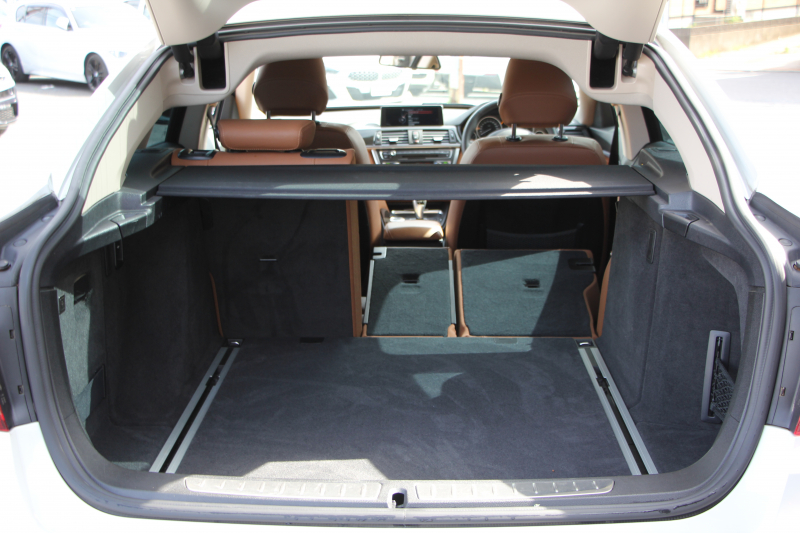 BMW 3シリーズ 320i ｸﾞﾗﾝﾂｰﾘｽﾓ ﾗｸﾞｼﾞｭｱﾘｰ 1ｵｰﾅ 追従ACC ｻﾄﾞﾙﾌﾞﾗｳﾝﾚｻﾞｰ ｼｰﾄﾋｰﾀｰ 衝突軽減ﾌﾞﾚｰｷ 車線逸脱警告 歩行者警告 ﾀｯﾁﾊﾟｯﾄﾞ対応iﾄﾞﾗｲﾌﾞHDDﾅﾋﾞBｶﾒﾗ 電動ﾄﾗﾝｸ ｽﾏｰﾄｷｰ Bluetooth接続 ｸﾛｰﾑﾗｲﾝｴｸｽﾃﾘｱ 2年保証