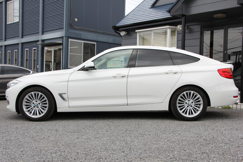 BMW 3シリーズ 320i ｸﾞﾗﾝﾂｰﾘｽﾓ ﾗｸﾞｼﾞｭｱﾘｰ 1ｵｰﾅ 追従ACC ｻﾄﾞﾙﾌﾞﾗｳﾝﾚｻﾞｰ ｼｰﾄﾋｰﾀｰ 衝突軽減ﾌﾞﾚｰｷ 車線逸脱警告 歩行者警告 ﾀｯﾁﾊﾟｯﾄﾞ対応iﾄﾞﾗｲﾌﾞHDDﾅﾋﾞBｶﾒﾗ 電動ﾄﾗﾝｸ ｽﾏｰﾄｷｰ Bluetooth接続 ｸﾛｰﾑﾗｲﾝｴｸｽﾃﾘｱ 2年保証