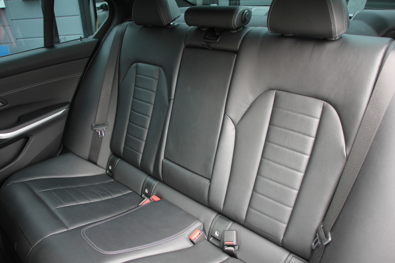 BMW 3シリーズ 320i Mｽﾎﾟｰﾂ ﾊｲﾗｲﾝ ﾌｧｽﾄﾄﾗｯｸ&ｺﾝﾌｫｰﾄP ﾋｰﾀｰ黒革 HUD ｱﾀﾞﾌﾟﾃｨﾌﾞMｻｽ Mspﾌﾞﾚｰｷ 19AW ﾀｯﾁﾊﾟﾈﾙ対応HDDﾅﾋﾞｱｯﾌﾟﾙｶｰﾌﾟﾚｲ 電動ﾄﾗﾝｸ LEDﾍｯﾄﾞﾗｲﾄ ｵｰﾄﾊｲﾋﾞｰﾑ Pｱｼｽﾄ 追従ACC ｽﾃｱｻﾎﾟｰﾄ 2年保証