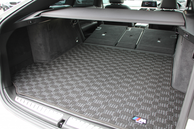 BMW 6シリーズ 630i ｸﾞﾗﾝﾂｰﾘｽﾓ Mｽﾎﾟｰﾂ ｾﾚｸﾄ&ｲﾉﾍﾞｰｼｮﾝP ﾊﾟﾉﾗﾏｻﾝﾙｰﾌ 全席ﾋｰﾀｰ黒革 ﾊｰﾏﾝｶｰﾄﾞﾝ ﾃﾞｨｽﾌﾟﾚｲｷｰ ﾘﾓｰﾄﾊﾟｰｷﾝｸﾞﾘｱｼｰﾄ可倒調整 ｼﾞｪｽﾁｬｰｺﾝﾄﾛｰﾙ LEDﾍｯﾄﾞﾗｲﾄ 360度ｶﾒﾗ HUD 追従ACC ﾜｲﾔﾚｽ充電 4ｿﾞｰﾝｴｱｺﾝ 2年保証