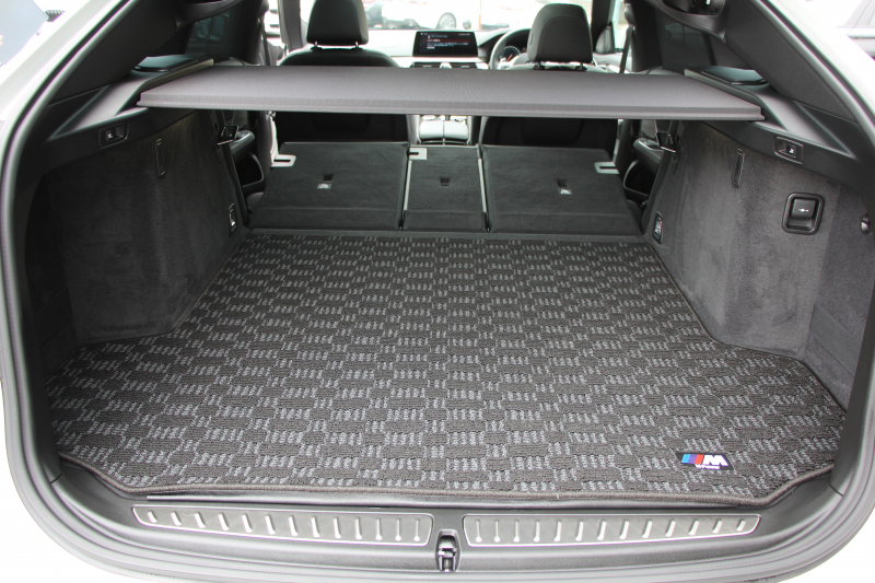 BMW 6シリーズ 630i ｸﾞﾗﾝﾂｰﾘｽﾓ Mｽﾎﾟｰﾂ ｾﾚｸﾄ&ｲﾉﾍﾞｰｼｮﾝP ﾊﾟﾉﾗﾏｻﾝﾙｰﾌ 全席ﾋｰﾀｰ黒革 ﾊｰﾏﾝｶｰﾄﾞﾝ ﾃﾞｨｽﾌﾟﾚｲｷｰ ﾘﾓｰﾄﾊﾟｰｷﾝｸﾞﾘｱｼｰﾄ可倒調整 ｼﾞｪｽﾁｬｰｺﾝﾄﾛｰﾙ LEDﾍｯﾄﾞﾗｲﾄ 360度ｶﾒﾗ HUD 追従ACC ﾜｲﾔﾚｽ充電 4ｿﾞｰﾝｴｱｺﾝ 2年保証