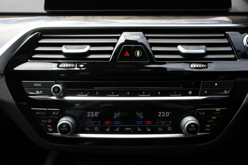 BMW 5シリーズ 540i Xdrive Mｽﾎﾟｰﾂ ｺﾝﾌｫｰﾄP 4WD 1ｵｰﾅ ｻﾝﾙｰﾌ 直6ﾀｰﾎﾞ340馬力 ﾌﾞﾗｯｸﾚｻﾞｰ 全席ﾋｰﾀｰ ﾏｯｻｰｼﾞ&ｱｸﾃｨﾌﾞﾍﾞﾝﾁﾚｰｼｮﾝ  ﾊｰﾏﾝｶｰﾄﾞﾝ 液晶ﾒｰﾀｰ HUD 追従ACC LEDﾍｯﾄﾞﾗｲﾄ ﾀｯﾁ画面ﾅﾋﾞﾌﾙｾｸﾞTV ｱﾀﾞﾌﾟﾃｨﾌﾞｻｽ Mspﾌﾞﾚｰｷ 19AW 2年保証