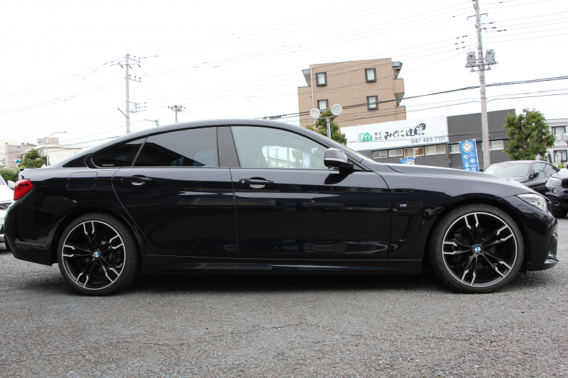 BMW 4シリーズ 420i ｸﾞﾗﾝｸｰﾍﾟMｽﾎﾟｰﾂ LCI後期 ｼｰﾄﾋｰﾀｰ 柿本einsatzﾏﾌﾗｰ 19AW LEDﾍｯﾄﾞﾗｲﾄ&ﾃｰﾙ&ﾌｫｸﾞﾗｲﾄ 追従ACC ﾀｯﾁ画面HDDﾅﾋﾞﾌﾙｾｸﾞTV 液晶ﾒｰﾀｰ ﾌﾞﾗｯｸｸﾞﾘﾙ ﾄﾗﾝｸｽﾎﾟｲﾗｰ 電動ﾄﾗﾝｸ ﾊﾟﾄﾞﾙｼﾌﾄ 専用ｴｱﾛ 2年保証