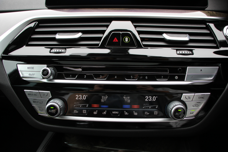 BMW 5シリーズ 540i Xdrive Mｽﾎﾟｰﾂ ｾﾚｸﾄ&ｺﾝﾌｫｰﾄP 4WD ACｼｭﾆｯﾂｧｰｴｱﾛ&ﾏﾌﾗｰ 変更後ﾒｰﾀｰ ｻﾝﾙｰﾌ 直6ﾀｰﾎﾞ全席ﾋｰﾀｰ黒革 ﾊｰﾏﾝｶｰﾄﾞﾝ ｺﾝﾌｫｰﾄｼｰﾄ&ﾏｯｻｰｼﾞ&ｱｸﾃｨﾌﾞﾍﾞﾝﾁﾚｰｼｮﾝ HUD ｼﾞｪｽﾁｬｰC 4ｿﾞｰﾝｴｱｺﾝ individual20AW 2年保証