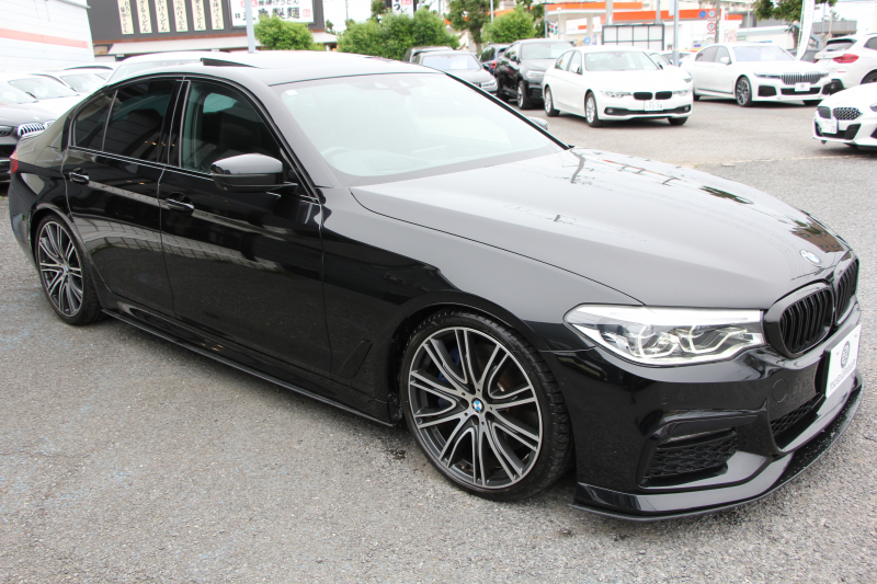BMW 5シリーズ 540i Xdrive Mｽﾎﾟｰﾂ ｾﾚｸﾄ&ｺﾝﾌｫｰﾄP 4WD ACｼｭﾆｯﾂｧｰｴｱﾛ&ﾏﾌﾗｰ 変更後ﾒｰﾀｰ ｻﾝﾙｰﾌ 直6ﾀｰﾎﾞ全席ﾋｰﾀｰ黒革 ﾊｰﾏﾝｶｰﾄﾞﾝ ｺﾝﾌｫｰﾄｼｰﾄ&ﾏｯｻｰｼﾞ&ｱｸﾃｨﾌﾞﾍﾞﾝﾁﾚｰｼｮﾝ HUD ｼﾞｪｽﾁｬｰC 4ｿﾞｰﾝｴｱｺﾝ individual20AW 2年保証