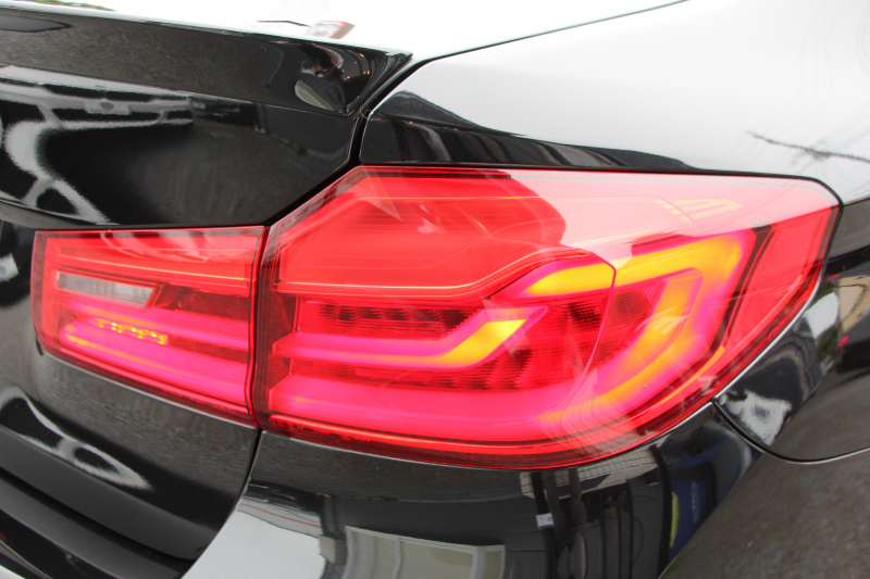 BMW 5シリーズ 540i Xdrive Mｽﾎﾟｰﾂ ｾﾚｸﾄ&ｺﾝﾌｫｰﾄP 4WD ACｼｭﾆｯﾂｧｰｴｱﾛ&ﾏﾌﾗｰ 変更後ﾒｰﾀｰ ｻﾝﾙｰﾌ 直6ﾀｰﾎﾞ全席ﾋｰﾀｰ黒革 ﾊｰﾏﾝｶｰﾄﾞﾝ ｺﾝﾌｫｰﾄｼｰﾄ&ﾏｯｻｰｼﾞ&ｱｸﾃｨﾌﾞﾍﾞﾝﾁﾚｰｼｮﾝ HUD ｼﾞｪｽﾁｬｰC 4ｿﾞｰﾝｴｱｺﾝ individual20AW 2年保証