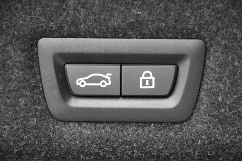 BMW 5シリーズ 540i Xdrive Mｽﾎﾟｰﾂ ｾﾚｸﾄ&ｺﾝﾌｫｰﾄP 4WD ACｼｭﾆｯﾂｧｰｴｱﾛ&ﾏﾌﾗｰ 変更後ﾒｰﾀｰ ｻﾝﾙｰﾌ 直6ﾀｰﾎﾞ全席ﾋｰﾀｰ黒革 ﾊｰﾏﾝｶｰﾄﾞﾝ ｺﾝﾌｫｰﾄｼｰﾄ&ﾏｯｻｰｼﾞ&ｱｸﾃｨﾌﾞﾍﾞﾝﾁﾚｰｼｮﾝ HUD ｼﾞｪｽﾁｬｰC 4ｿﾞｰﾝｴｱｺﾝ individual20AW 2年保証