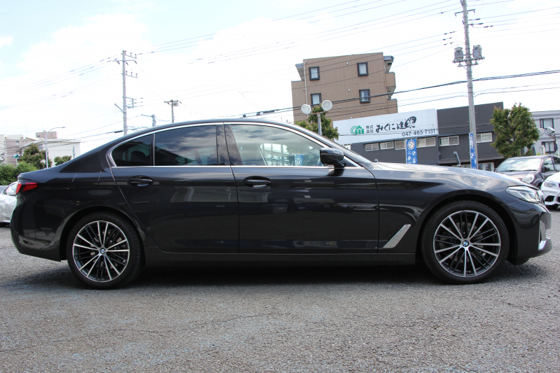 BMW 5シリーズ 523d Xdrive ﾗｸﾞｼﾞｭｱﾘｰ ｴﾃﾞｨｼｮﾝｼﾞｮｲﾌﾟﾗｽ LCI後期 ｴｸｽｸﾙｰｼﾌﾞﾅｯﾊﾟﾚｻﾞｰP ﾌﾞﾗｯｸﾅｯﾊﾟﾚｻﾞｰ 全席ﾋｰﾀｰ ﾊｰﾏﾝｶｰﾄﾞﾝｻﾗｳﾝﾄﾞｵﾌﾟｼｮﾝ19AW 4ｿﾞｰﾝｴｱｺﾝ 360度ｶﾒﾗ ｱｯﾌﾟﾙｰﾌﾟﾚｲ 追従ACC LEDﾍｯﾄﾞﾗｲﾄ HUD 電動ﾄﾗﾝｸ 2年保証