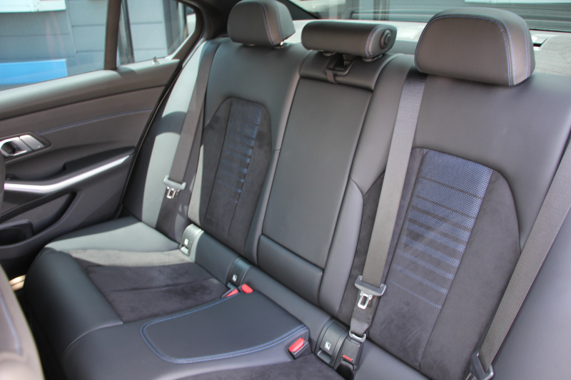 BMW 3シリーズ 320i Mｽﾎﾟｰﾂ ｺﾝﾌｫｰﾄP 1ｵｰﾅ 360度ｶﾒﾗ ｼｰﾄﾋｰﾀｰ ﾌﾙｾｸﾞTV 追従ACC ｽﾃｱﾘﾝｸﾞｻﾎﾟｰﾄ BMWﾗｲﾌﾞｺｯｸﾋﾟｯﾄﾞLEDﾍｯﾄﾞﾗｲﾄ ｵｰﾄﾊｲﾋﾞｰﾑ ﾜｲﾔﾚｽ充電 Pｱｼｽﾄ ﾊｰﾌﾚｻﾞｰ 電動ﾄﾗﾝｸ 3ｿﾞｰﾝｴｱｺﾝ ｱｯﾌﾟﾙｶｰﾌﾟﾚｲ 2年保証