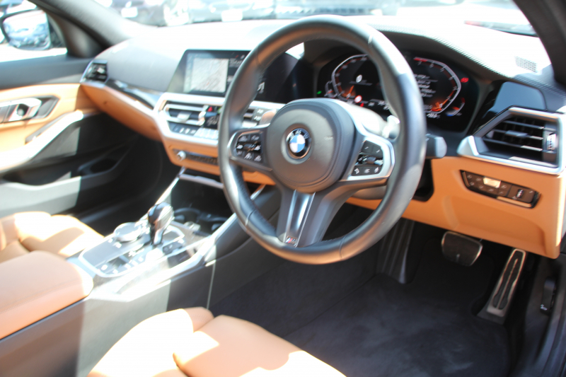 BMW 3シリーズ 320i Mｽﾎﾟｰﾂ Mｽﾎﾟｰﾂｼｰﾄﾊﾟｯｹｰｼﾞ1ｵ-ﾅ ｺﾆｬｯｸﾚｻﾞｰ ﾋｰﾀｰ付Mｽﾎﾟｰﾂｼｰﾄ 追従ACC ｽﾃｱﾘﾝｸﾞｻﾎﾟｰﾄ ｱｯﾌﾟﾙｶｰﾌﾟﾚｲ LEDﾍｯﾄﾞﾗｲﾄ ｵｰﾄﾊｲﾋﾞｰﾑ BMWﾗｲﾌﾞｺｯｸﾋﾟｯﾄﾞHDDﾅﾋﾞﾊﾟｰｷﾝｸﾞｱｼｽﾄ 18AW 専用ｴｱﾛ ｽﾏｰﾄｷｰ 2年保証