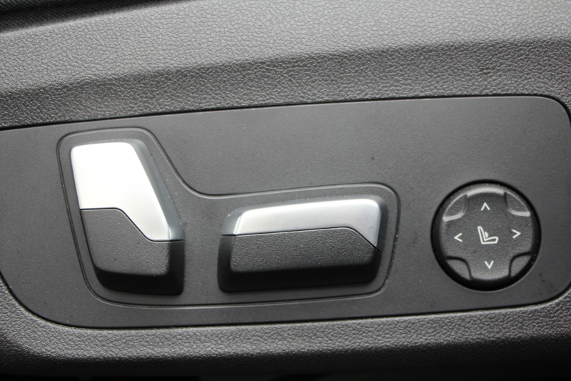 BMW X4 Xdrive30i Mｽﾎﾟｰﾂ ｾﾚｸﾄ&ｲﾉﾍﾞｰｼｮﾝP ﾊﾟﾉﾗﾏｻﾝR 全席ﾋｰﾀｰ黒革 ｱｸﾃｨﾌﾞﾍﾞﾝﾁﾚｰｼｮﾝ ﾃﾞｨｽﾌﾟﾚｲｷｰ ﾊｰﾏﾝｶｰﾄﾞﾝ ｼﾞｪｽﾁｬｰC 追従ACC HUD ﾀｯﾁ画面HDDﾅﾋﾞ360度ｶﾒﾗ LEDﾍｯﾄﾞﾗｲﾄ 電動ﾄﾗﾝｸ 2年保証