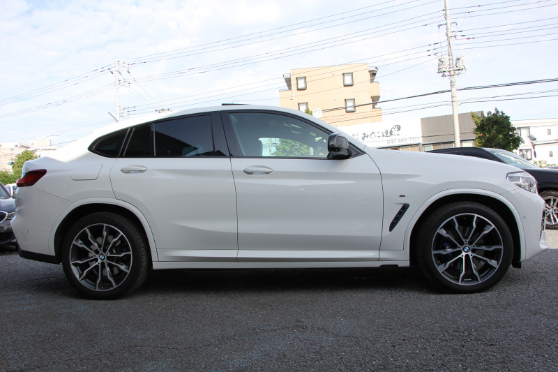 BMW X4 Xdrive30i Mｽﾎﾟｰﾂ ｾﾚｸﾄ&ｲﾉﾍﾞｰｼｮﾝP ﾊﾟﾉﾗﾏｻﾝR 全席ﾋｰﾀｰ黒革 ｱｸﾃｨﾌﾞﾍﾞﾝﾁﾚｰｼｮﾝ ﾃﾞｨｽﾌﾟﾚｲｷｰ ﾊｰﾏﾝｶｰﾄﾞﾝ ｼﾞｪｽﾁｬｰC 追従ACC HUD ﾀｯﾁ画面HDDﾅﾋﾞ360度ｶﾒﾗ LEDﾍｯﾄﾞﾗｲﾄ 電動ﾄﾗﾝｸ 2年保証