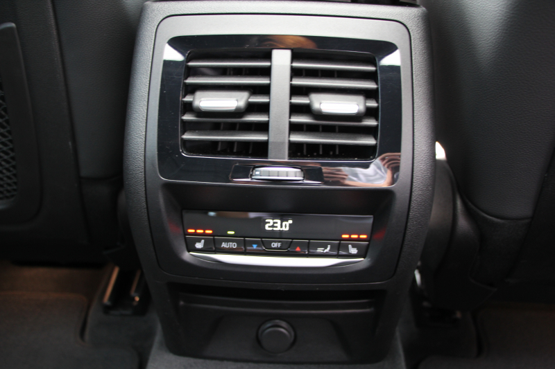 BMW X4 Xdrive30i Mｽﾎﾟｰﾂ ｾﾚｸﾄ&ｲﾉﾍﾞｰｼｮﾝP ﾊﾟﾉﾗﾏｻﾝR 全席ﾋｰﾀｰ黒革 ｱｸﾃｨﾌﾞﾍﾞﾝﾁﾚｰｼｮﾝ ﾃﾞｨｽﾌﾟﾚｲｷｰ ﾊｰﾏﾝｶｰﾄﾞﾝ ｼﾞｪｽﾁｬｰC 追従ACC HUD ﾀｯﾁ画面HDDﾅﾋﾞ360度ｶﾒﾗ LEDﾍｯﾄﾞﾗｲﾄ 電動ﾄﾗﾝｸ 2年保証