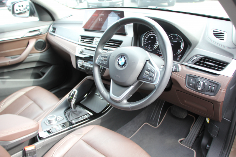 BMW X1 Xdrive18d Xﾗｲﾝ ﾊｲﾗｲﾝ&ｺﾝﾌｫｰﾄP LCI後期 希少色ﾕｰｶﾘﾍﾞｰｼﾞｭ ﾌｪｲｽﾘﾌﾄ後 ﾋｰﾀｰ茶革 追従ACC 電動ｼｰﾄ ﾌﾙｾｸﾞTV LEDﾍｯﾄﾞﾗｲﾄ 電動ﾄﾗﾝｸ ﾀｯﾁ画面ﾅﾋﾞ衝突軽減ﾌﾞﾚｰｷ 車線逸脱警告 歩行者警告 18AW ｳｯﾄﾞﾊﾟﾈﾙ 2年保証