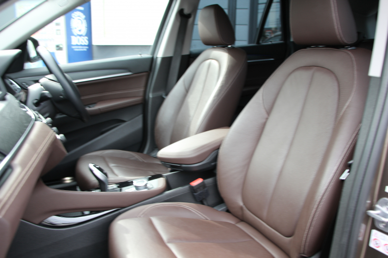 BMW X1 Xdrive18d Xﾗｲﾝ ﾊｲﾗｲﾝ&ｺﾝﾌｫｰﾄP LCI後期 希少色ﾕｰｶﾘﾍﾞｰｼﾞｭ ﾌｪｲｽﾘﾌﾄ後 ﾋｰﾀｰ茶革 追従ACC 電動ｼｰﾄ ﾌﾙｾｸﾞTV LEDﾍｯﾄﾞﾗｲﾄ 電動ﾄﾗﾝｸ ﾀｯﾁ画面ﾅﾋﾞ衝突軽減ﾌﾞﾚｰｷ 車線逸脱警告 歩行者警告 18AW ｳｯﾄﾞﾊﾟﾈﾙ 2年保証