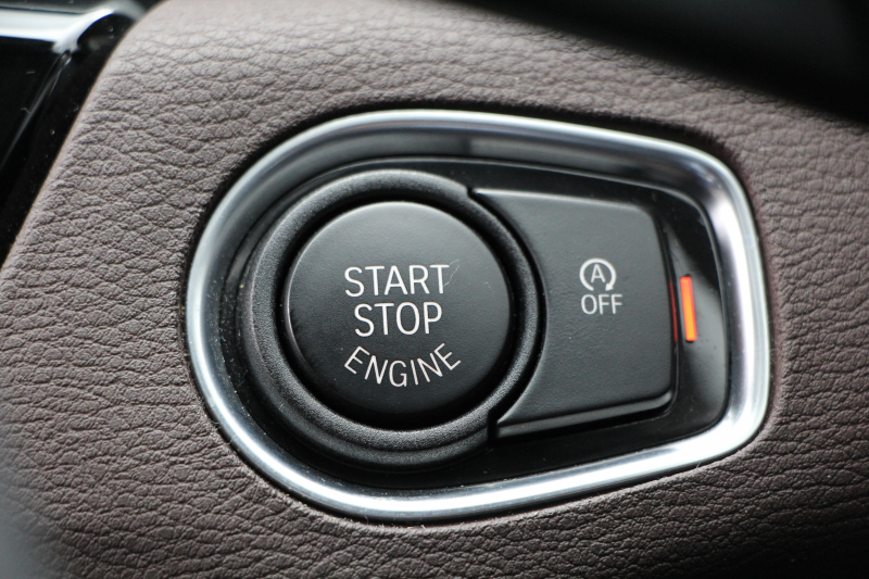 BMW X1 Xdrive18d ｱｰﾊﾞﾆｽﾀ 西日本地区限定 ｽﾊﾟｰｸﾘﾝｸﾞﾌﾞﾗｳﾝ ﾊｲﾗｲﾝ&ｺﾝﾌｫｰﾄP 追従ACC HUD ﾋｰﾀｰ茶革 電動ｼｰﾄ 19AW ﾀｯﾁ画面新HDDﾅﾋﾞPｱｼｽﾄ LEDﾍｯﾄﾞﾗｲﾄ 電動ﾄﾗﾝｸ 専用ﾊﾞｯｼﾞ衝突軽減ﾌﾞﾚｰｷ 車線逸脱&歩行者警告 2年保証