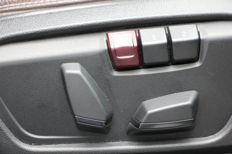 BMW X1 Xdrive18d ｱｰﾊﾞﾆｽﾀ 西日本地区限定 ｽﾊﾟｰｸﾘﾝｸﾞﾌﾞﾗｳﾝ ﾊｲﾗｲﾝ&ｺﾝﾌｫｰﾄP 追従ACC HUD ﾋｰﾀｰ茶革 電動ｼｰﾄ 19AW ﾀｯﾁ画面新HDDﾅﾋﾞPｱｼｽﾄ LEDﾍｯﾄﾞﾗｲﾄ 電動ﾄﾗﾝｸ 専用ﾊﾞｯｼﾞ衝突軽減ﾌﾞﾚｰｷ 車線逸脱&歩行者警告 2年保証