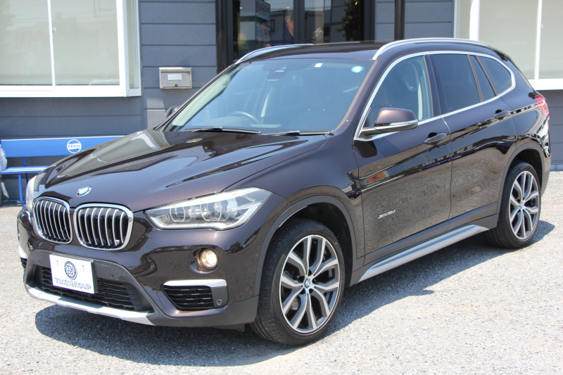 BMW X1 Xdrive18d ｱｰﾊﾞﾆｽﾀ 西日本地区限定 ｽﾊﾟｰｸﾘﾝｸﾞﾌﾞﾗｳﾝ ﾊｲﾗｲﾝ&ｺﾝﾌｫｰﾄP 追従ACC HUD ﾋｰﾀｰ茶革 電動ｼｰﾄ 19AW ﾀｯﾁ画面新HDDﾅﾋﾞPｱｼｽﾄ LEDﾍｯﾄﾞﾗｲﾄ 電動ﾄﾗﾝｸ 専用ﾊﾞｯｼﾞ衝突軽減ﾌﾞﾚｰｷ 車線逸脱&歩行者警告 2年保証