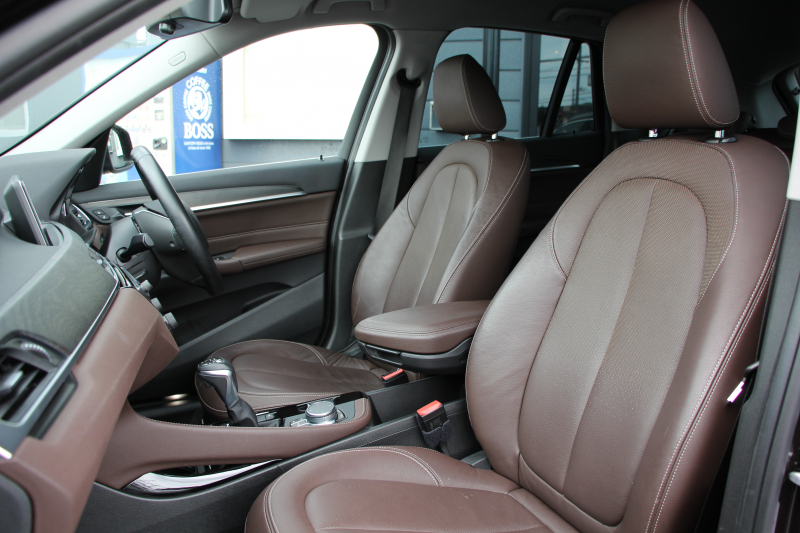 BMW X1 Xdrive18d ｱｰﾊﾞﾆｽﾀ 西日本地区限定 ｽﾊﾟｰｸﾘﾝｸﾞﾌﾞﾗｳﾝ ﾊｲﾗｲﾝ&ｺﾝﾌｫｰﾄP 追従ACC HUD ﾋｰﾀｰ茶革 電動ｼｰﾄ 19AW ﾀｯﾁ画面新HDDﾅﾋﾞPｱｼｽﾄ LEDﾍｯﾄﾞﾗｲﾄ 電動ﾄﾗﾝｸ 専用ﾊﾞｯｼﾞ衝突軽減ﾌﾞﾚｰｷ 車線逸脱&歩行者警告 2年保証