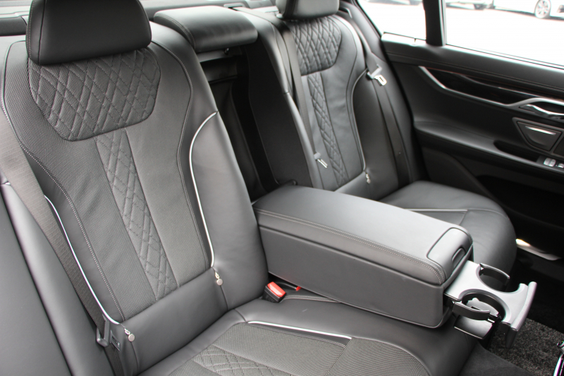 BMW 7シリーズ 740i Mｽﾎﾟｰﾂ ｻﾝﾙｰﾌ 全席ﾋｰﾀｰ黒革 ﾚｰｻﾞｰﾗｲﾄ ﾅｯﾊﾟﾚｻﾞｰ&ﾏｯｻｰｼﾞ&ﾍﾞﾝﾁﾚｰｼｮﾝ 追従ACC HUD ﾀｯﾁ画面HDDﾅﾋﾞTV ｼﾞｪｽﾁｬｰC 360度ｶﾒﾗ 全ﾄﾞｱｿﾌﾄｸﾛｰｽﾞｵﾌﾟｼｮﾝ20AW ｽﾃｱﾘﾝｸﾞｻﾎﾟｰﾄ ｵｰﾄﾊｲﾋﾞｰﾑ 2年保証