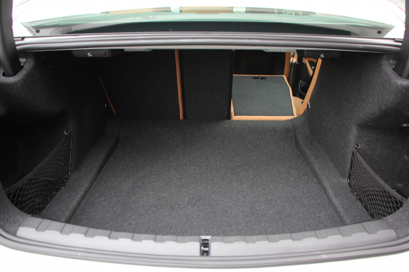 BMW 3シリーズ 318i 40thｱﾆﾊﾞｰｻﾘｰED 300台限定車 1ｵｰﾅ ｺﾝﾌｫｰﾄP ｺﾆｬｯｸﾚｻﾞｰ 追従ACC ｽﾃｱﾘﾝｸﾞｻﾎﾟｰﾄ LEDﾍｯﾄﾞﾗｲﾄ ｵｰﾄﾊｲﾋﾞｰﾑ ﾀｯﾁ画面HDDﾅﾋﾞｱｯﾌﾟﾙｶｰﾌﾟﾚｲ LEDﾍｯﾄﾞﾗｲﾄ ｵｰﾄﾊｲﾋﾞｰﾑ 電動ﾄﾗﾝｸ ﾊﾟｰｷﾝｸﾞｱｼｽﾄ 2年保証