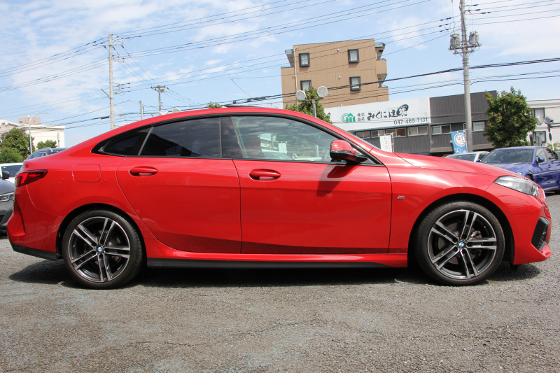 BMW 2シリーズ 218d ｸﾞﾗﾝｸｰﾍﾟMｽﾎﾟｰﾂ EDJOY+ ﾌﾟﾗｽP 1ｵﾅ ﾊﾟﾉﾗﾏｻﾝR ﾏｸﾞﾏﾚｯﾄﾞﾚｻﾞｰ ｼｰﾄﾋｰﾀｰ&ﾗﾝﾊﾞｰｻﾎﾟｰﾄ 燃費21.3km/L 追従ACC LEDﾍｯﾄﾞﾗｲﾄ ｲﾙﾐﾎﾞｽﾄﾝﾄﾘﾑ ﾀｯﾁ画面HDDﾅﾋﾞApplecarplay Pｱｼｽﾄ 後退ｱｼｽﾄ 2年保証