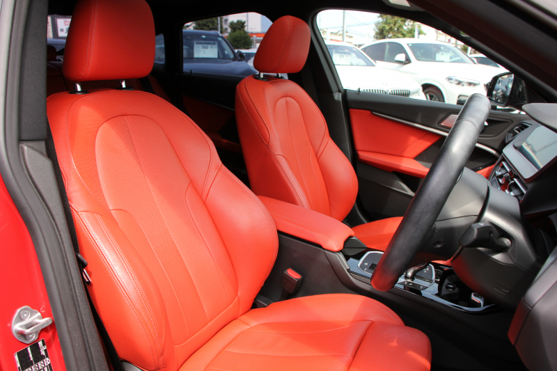 BMW 2シリーズ 218d ｸﾞﾗﾝｸｰﾍﾟMｽﾎﾟｰﾂ EDJOY+ ﾌﾟﾗｽP 1ｵﾅ ﾊﾟﾉﾗﾏｻﾝR ﾏｸﾞﾏﾚｯﾄﾞﾚｻﾞｰ ｼｰﾄﾋｰﾀｰ&ﾗﾝﾊﾞｰｻﾎﾟｰﾄ 燃費21.3km/L 追従ACC LEDﾍｯﾄﾞﾗｲﾄ ｲﾙﾐﾎﾞｽﾄﾝﾄﾘﾑ ﾀｯﾁ画面HDDﾅﾋﾞApplecarplay Pｱｼｽﾄ 後退ｱｼｽﾄ 2年保証