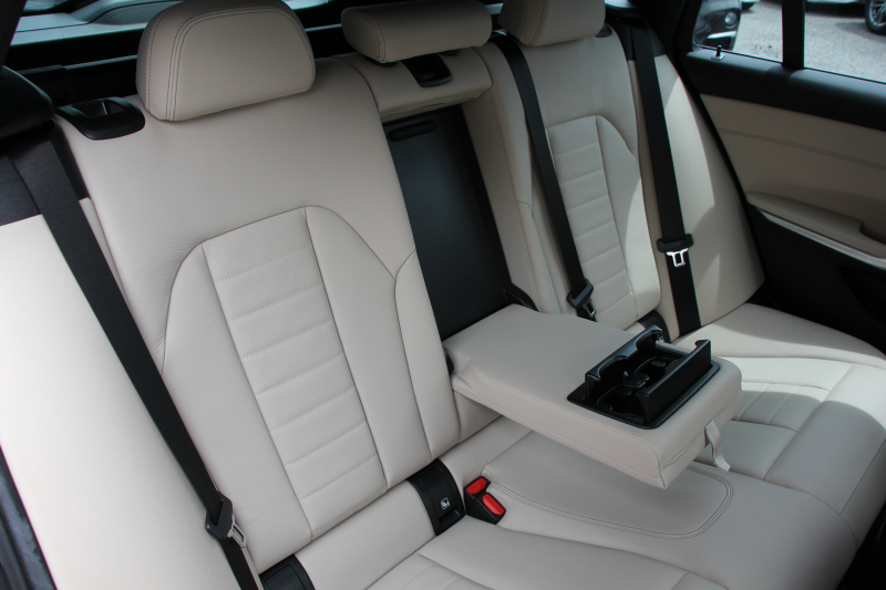 BMW 3シリーズ 320d Xdrive ﾂｰﾘﾝｸﾞMｽﾎﾟｰﾂ ﾃﾞﾋﾞｭｰ&ｲﾉﾍﾞｰｼｮﾝ&ｺﾝﾌｫｰﾄP 1ｵﾅ  individualｶﾗｰ ﾚｰｻﾞｰﾗｲﾄ ﾋｰﾀｰ付ｵｲｽﾀｰﾚｻﾞｰ HUD ｼﾞｪｽﾁｬｰｺﾝﾄﾛｰﾙ ｱｯﾌﾟﾙｶｰﾌﾟﾚｲ BMWﾗｲﾌﾞｺｯｸﾋﾟｯﾄﾞﾜｲﾔﾚｽ充電 電動ﾄﾗﾝｸ 追従ACC ｽﾃｱﾘﾝｸﾞｻﾎﾟｰﾄ 2年保証