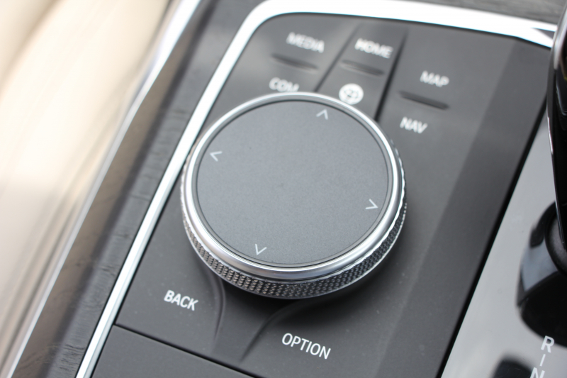 BMW 3シリーズ 320d Xdrive ﾂｰﾘﾝｸﾞMｽﾎﾟｰﾂ ﾃﾞﾋﾞｭｰ&ｲﾉﾍﾞｰｼｮﾝ&ｺﾝﾌｫｰﾄP 1ｵﾅ  individualｶﾗｰ ﾚｰｻﾞｰﾗｲﾄ ﾋｰﾀｰ付ｵｲｽﾀｰﾚｻﾞｰ HUD ｼﾞｪｽﾁｬｰｺﾝﾄﾛｰﾙ ｱｯﾌﾟﾙｶｰﾌﾟﾚｲ BMWﾗｲﾌﾞｺｯｸﾋﾟｯﾄﾞﾜｲﾔﾚｽ充電 電動ﾄﾗﾝｸ 追従ACC ｽﾃｱﾘﾝｸﾞｻﾎﾟｰﾄ 2年保証