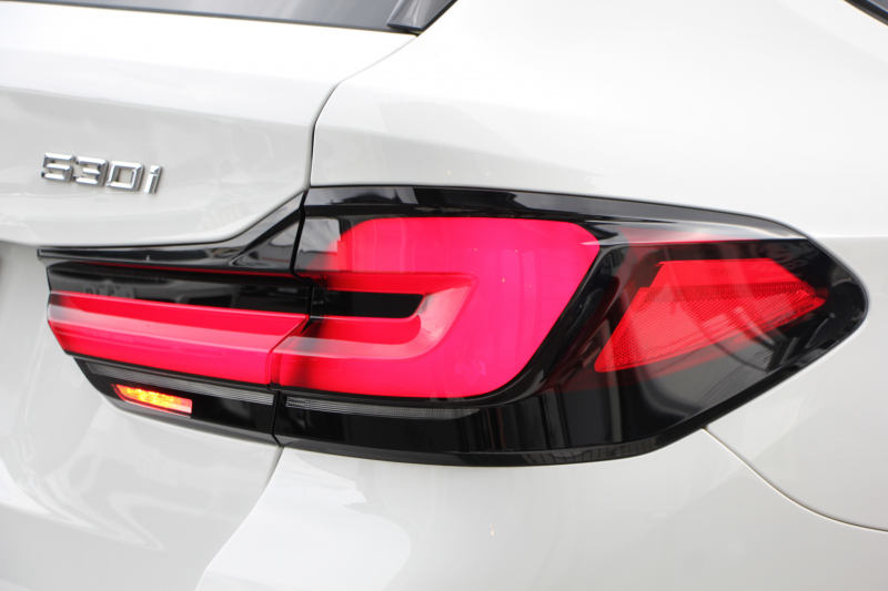 BMW 5シリーズ 530i ﾂｰﾘﾝｸﾞMｽﾎﾟｰﾂ ｾﾚｸﾄP 後期 252馬力 ﾊﾟﾉﾗﾏｻﾝﾙｰﾌ ｺﾆｬｯｸﾚｻﾞｰ 全席ﾋｰﾀｰ ﾊｰﾏﾝｶｰﾄﾞﾝｻﾗｳﾝﾄﾞｱﾀﾞﾌﾟﾃｨﾌﾞｻｽ 19AW Mspﾌﾞﾚｰｷ LEDﾍｯﾄﾞﾗｲﾄ ｵｰﾄﾊｲﾋﾞｰﾑ 360度ｶﾒﾗ ｱｯﾌﾟﾙｶｰﾌﾟﾚｲ BMWﾗｲﾌﾞｺｯｸﾋﾟｯﾄ 2年保証