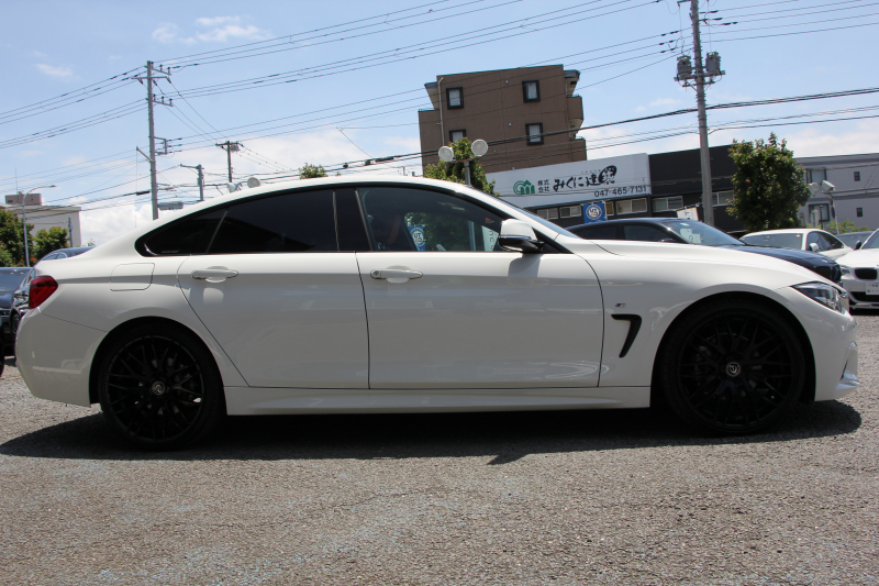 BMW 4シリーズ 420i ｸﾞﾗﾝｸｰﾍﾟMｽﾎﾟｰﾂ 後期 ﾋｰﾀｰ赤革 追従ACC LEDﾍｯﾄﾞﾗｲﾄ&ﾃｰﾙ ENERGY20AW 液晶ﾒｰﾀｰ ﾀｯﾁ画面HDDﾅﾋﾞTV Bｶﾒﾗ 電動ﾄﾗﾝｸ ｽﾏｰﾄｷｰ ﾚｰﾝﾁｪﾝｼﾞ警告 衝突軽減ﾌﾞﾚｰｷ 車線逸脱&歩行者警告 2年保証